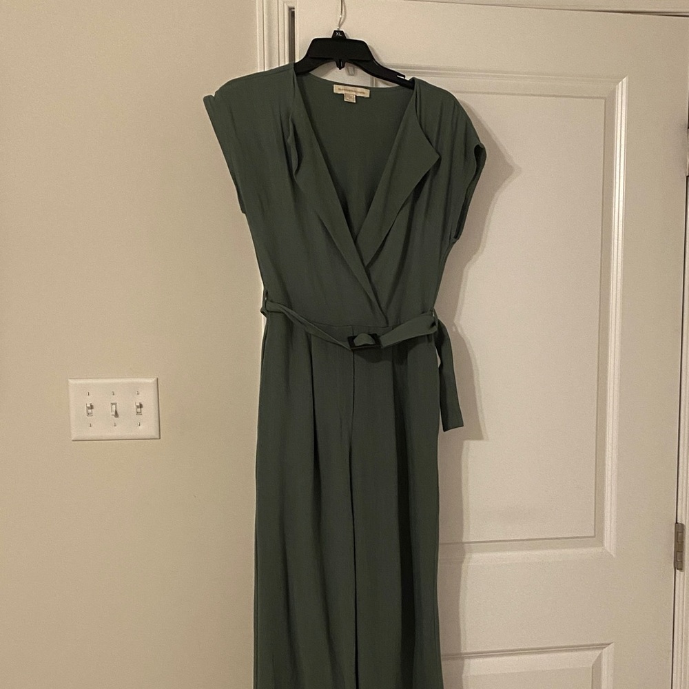 Elegant Green Women's paintsuit